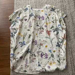 This Amour Vert is a perfect addition for the heat, nice and thin, size medium.